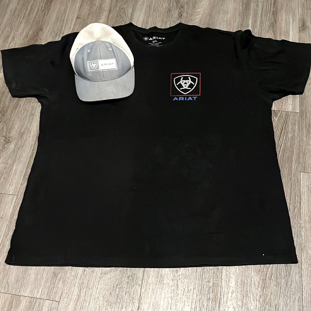 Ariat Tshirt and snap back cap